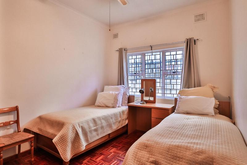 To Let 8 Bedroom Property for Rent in Walmer Estate Western Cape